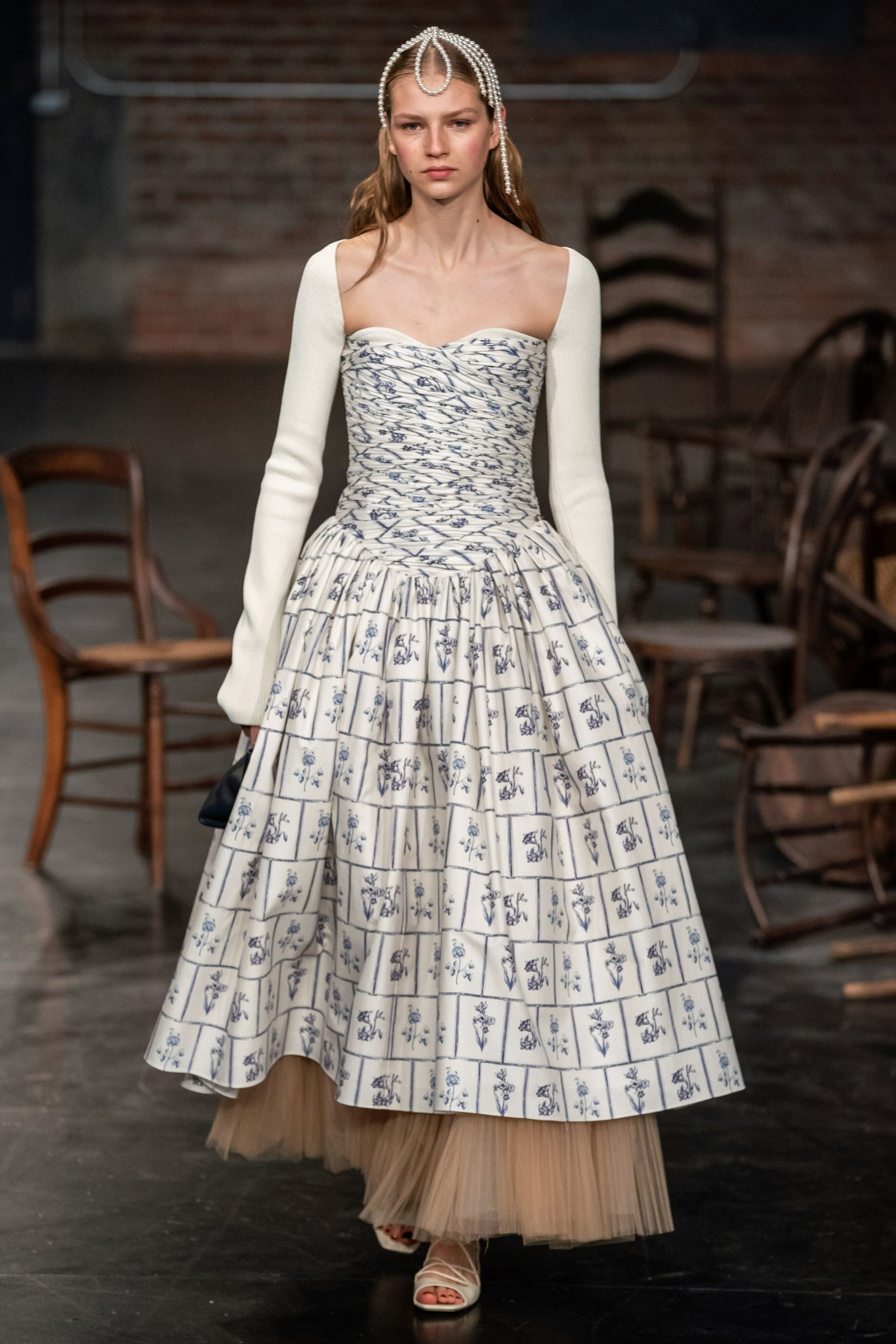 The Renaissance Revival: The Joy of Escapist Fashion - Voir Fashion