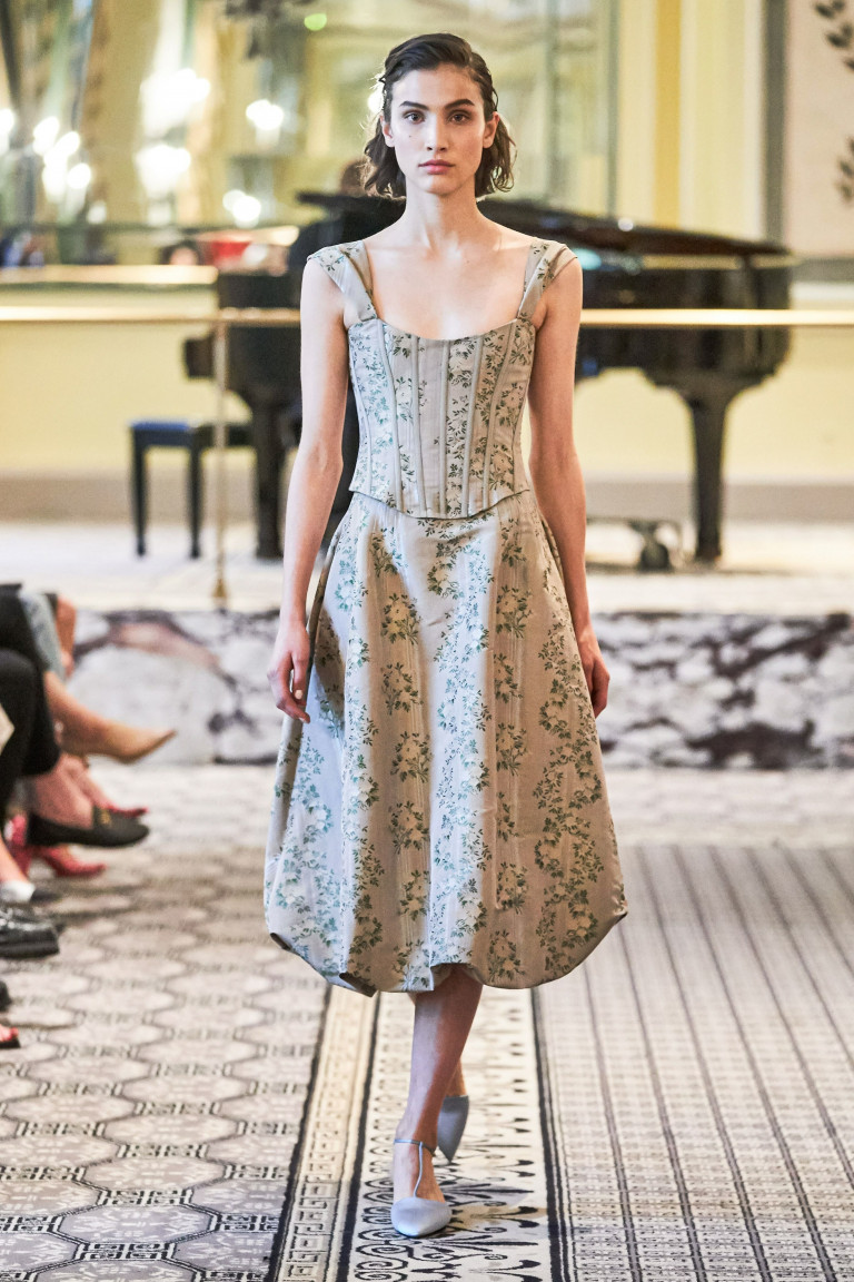 The Renaissance Revival: The Joy of Escapist Fashion - Voir Fashion
