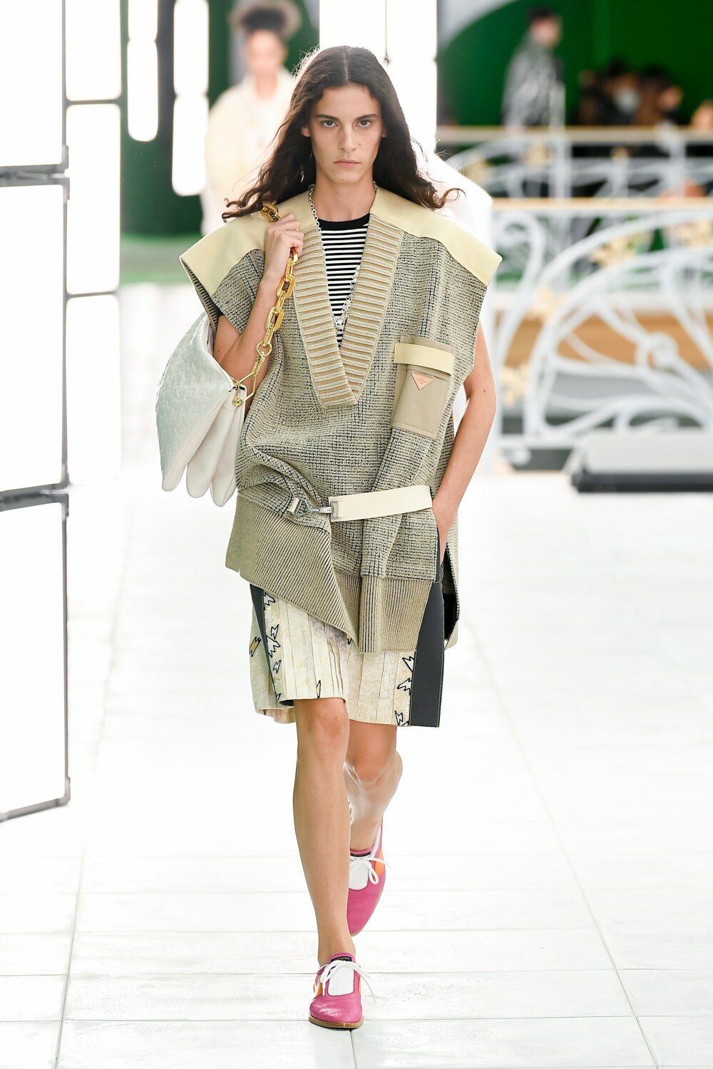 Louis Vuitton SS21  Fashion, Fashion outfits, Couture fashion