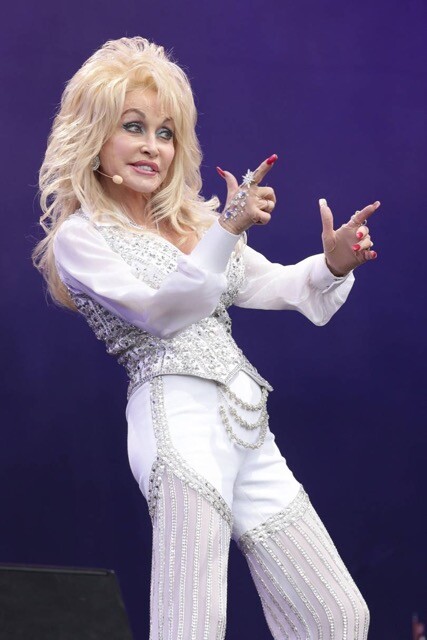 festival fashion glastonbury style throwback dolly parton