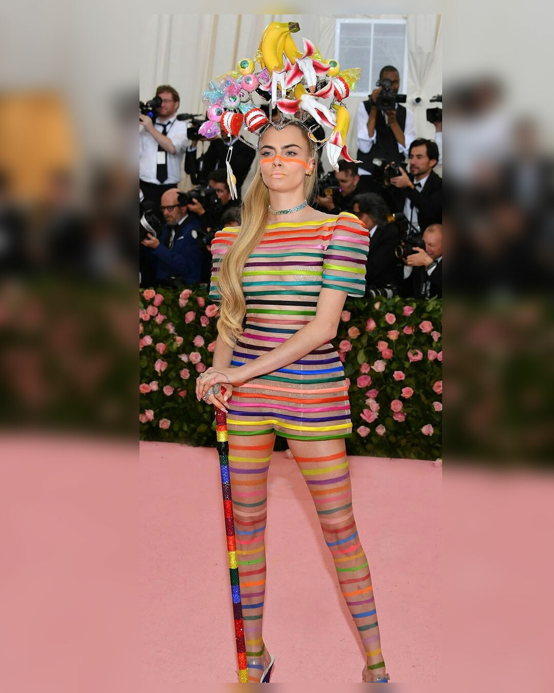 caradelevingne dior metgala camp rainbow hat