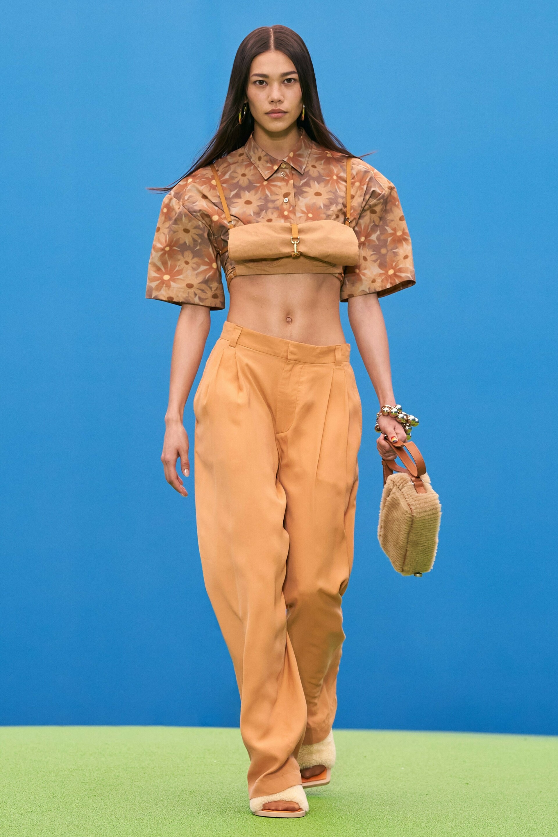 Jacquemus Showcases Revolutionary Seasonless Separates - Voir Fashion