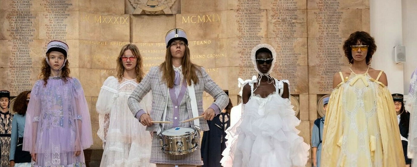 It's The Mid-week Highlights From London Fashion Week - Voir Fashion